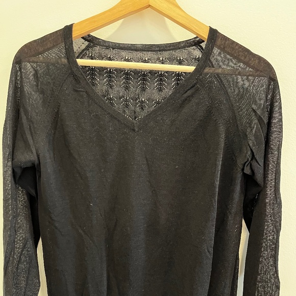 Aritzia sheer knit sweater size XS - Picture 1 of 5